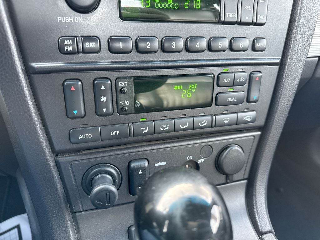 2004 Ford Thunderbird Base