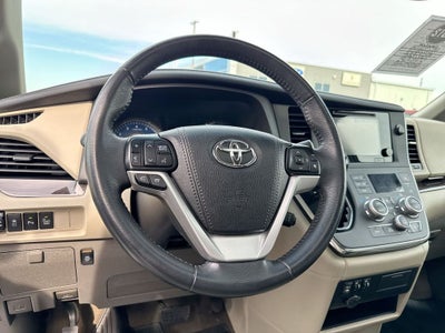 2017 Toyota Sienna XLE