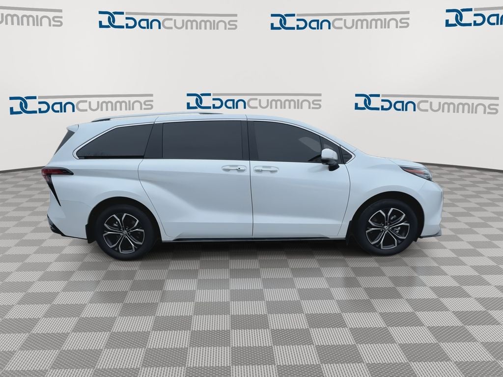 2025 Toyota Sienna Platinum