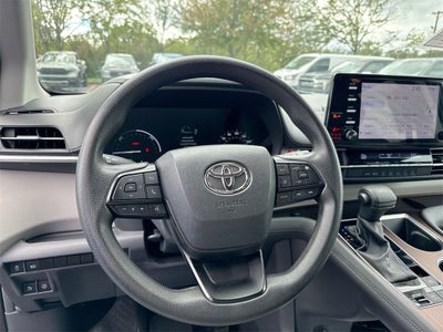 2024 Toyota Sienna LE