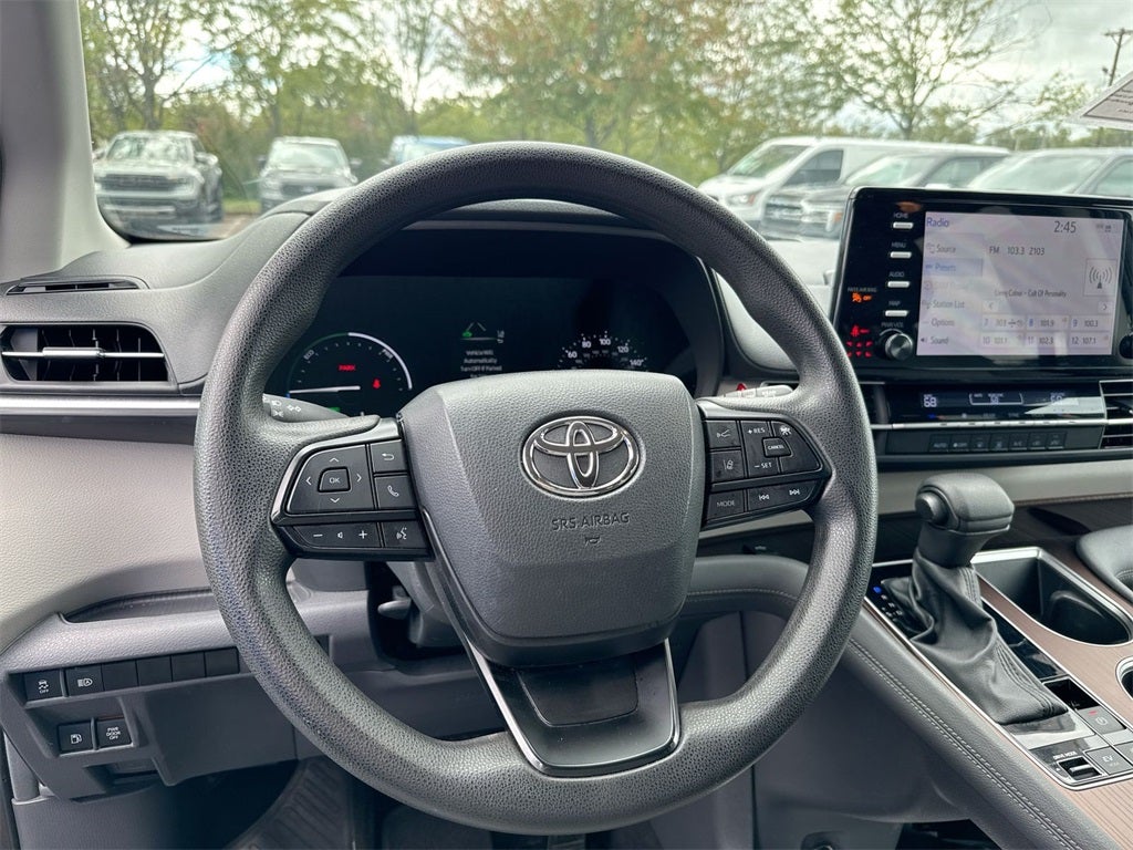 2024 Toyota Sienna LE