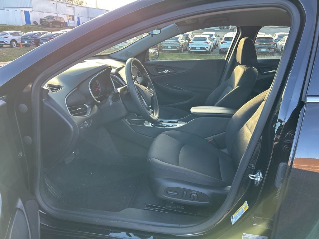 2025 Chevrolet Malibu LT