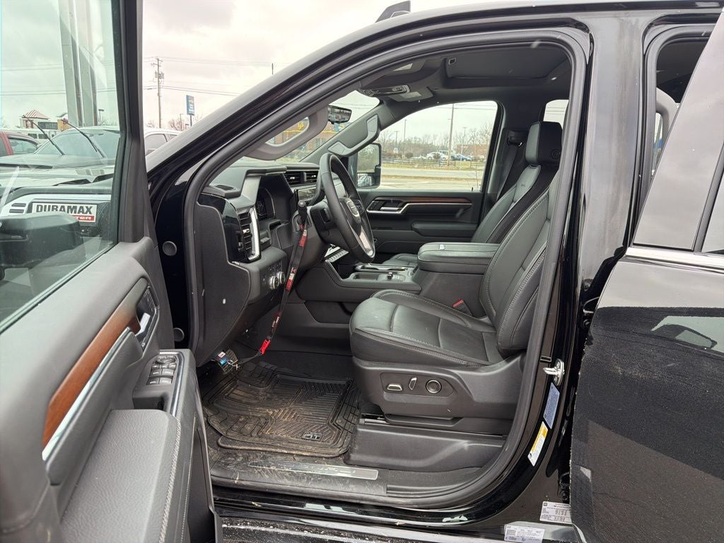 2025 GMC Sierra 2500HD Denali