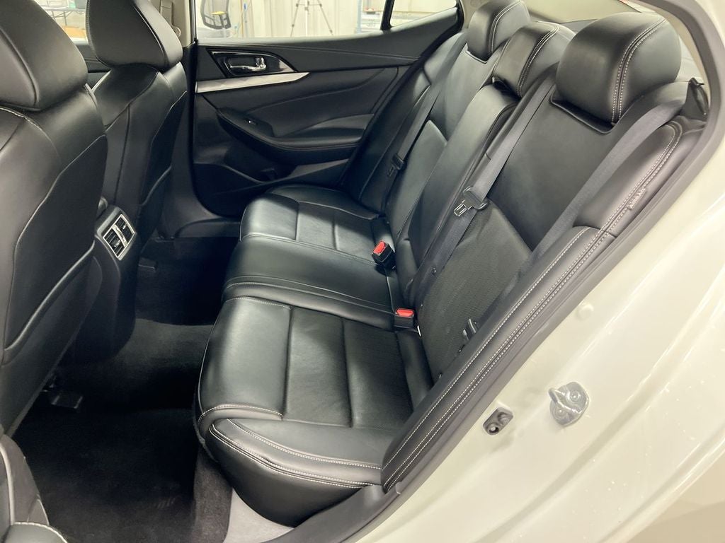 2023 Nissan Maxima SV