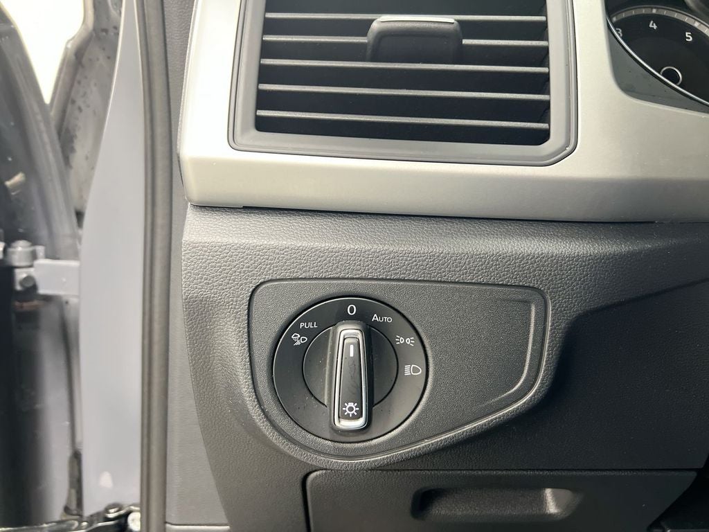 2021 Volkswagen Atlas Cross Sport 3.6L V6 SE w/Technology R-Line