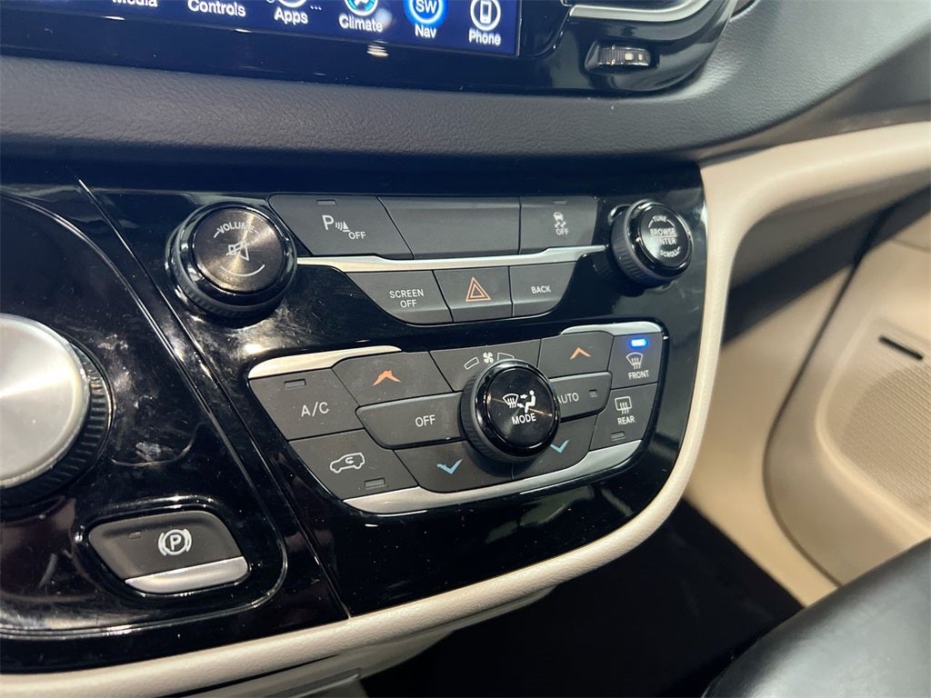 2017 Chrysler Pacifica Touring L Plus