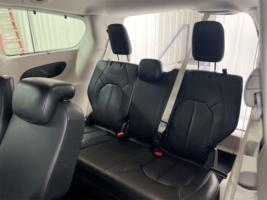 2017 Chrysler Pacifica Touring L Plus