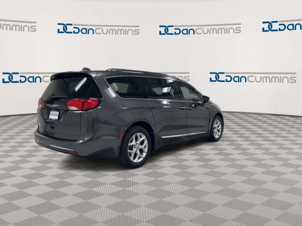 2017 Chrysler Pacifica Touring L Plus