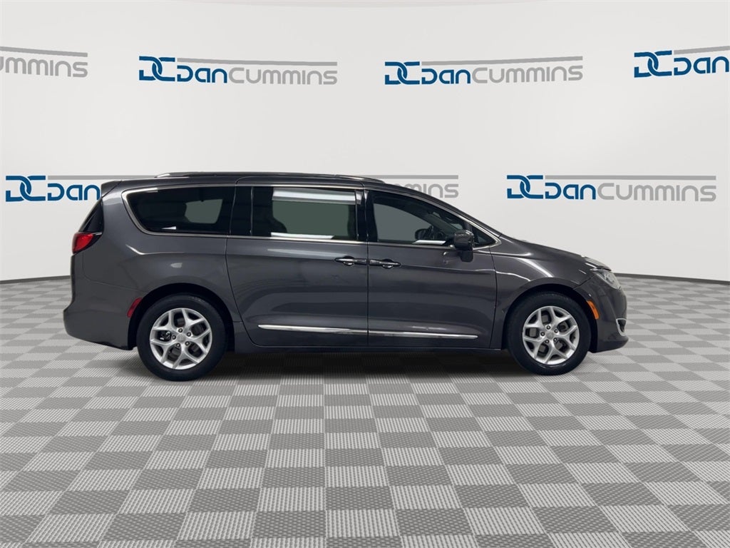 2017 Chrysler Pacifica Touring L Plus