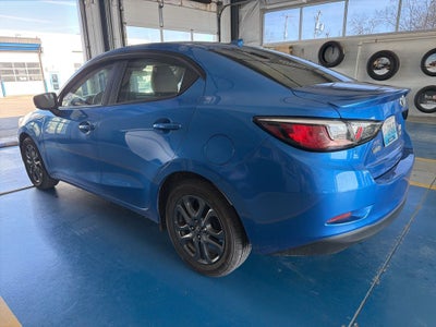 2019 Toyota Yaris XLE