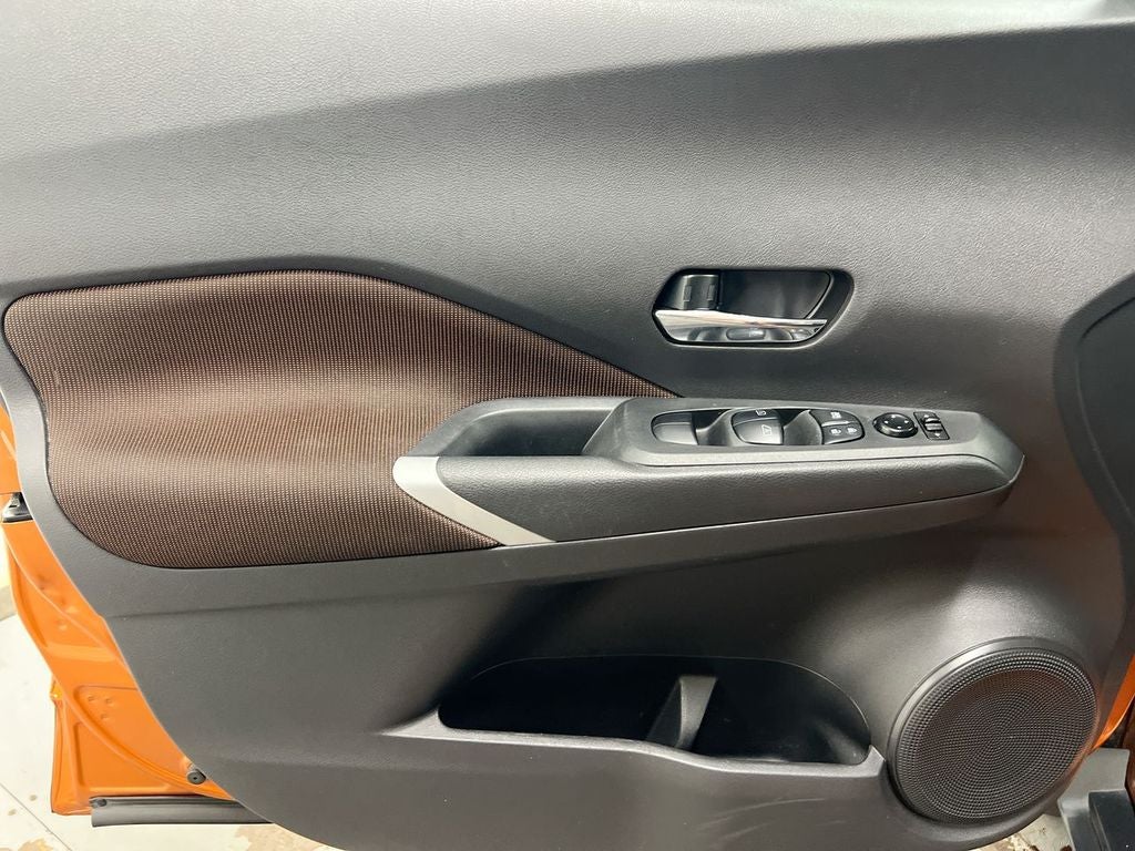 2021 Nissan Kicks SR