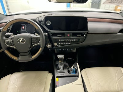 2025 Lexus ES 300h Ultra Luxury