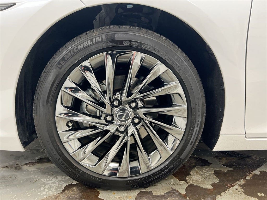 2025 Lexus ES 300h Ultra Luxury