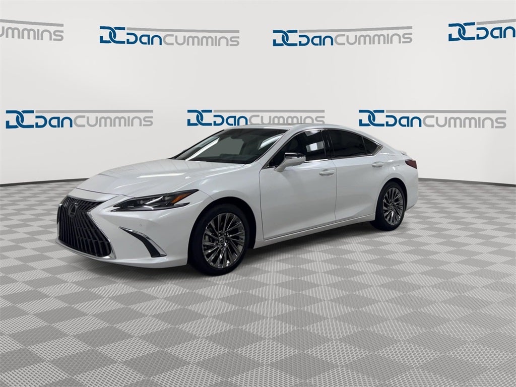 2025 Lexus ES 300h Ultra Luxury