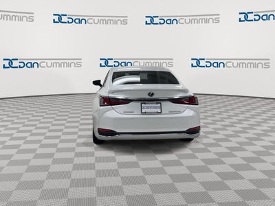 2025 Lexus ES 300h Ultra Luxury