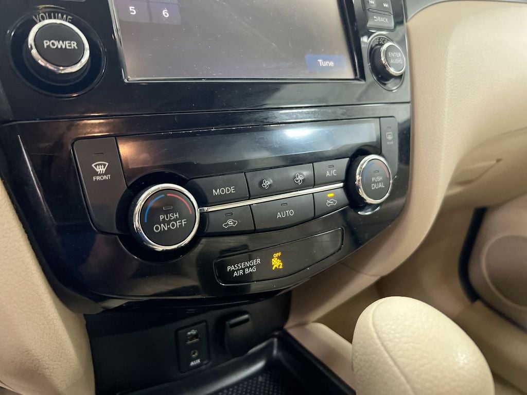 2015 Nissan Rogue SV