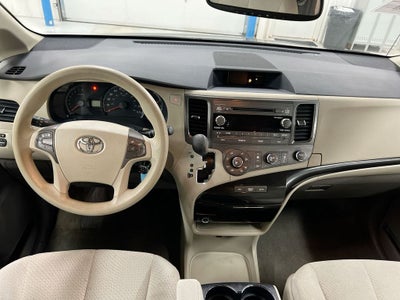 2011 Toyota Sienna LE