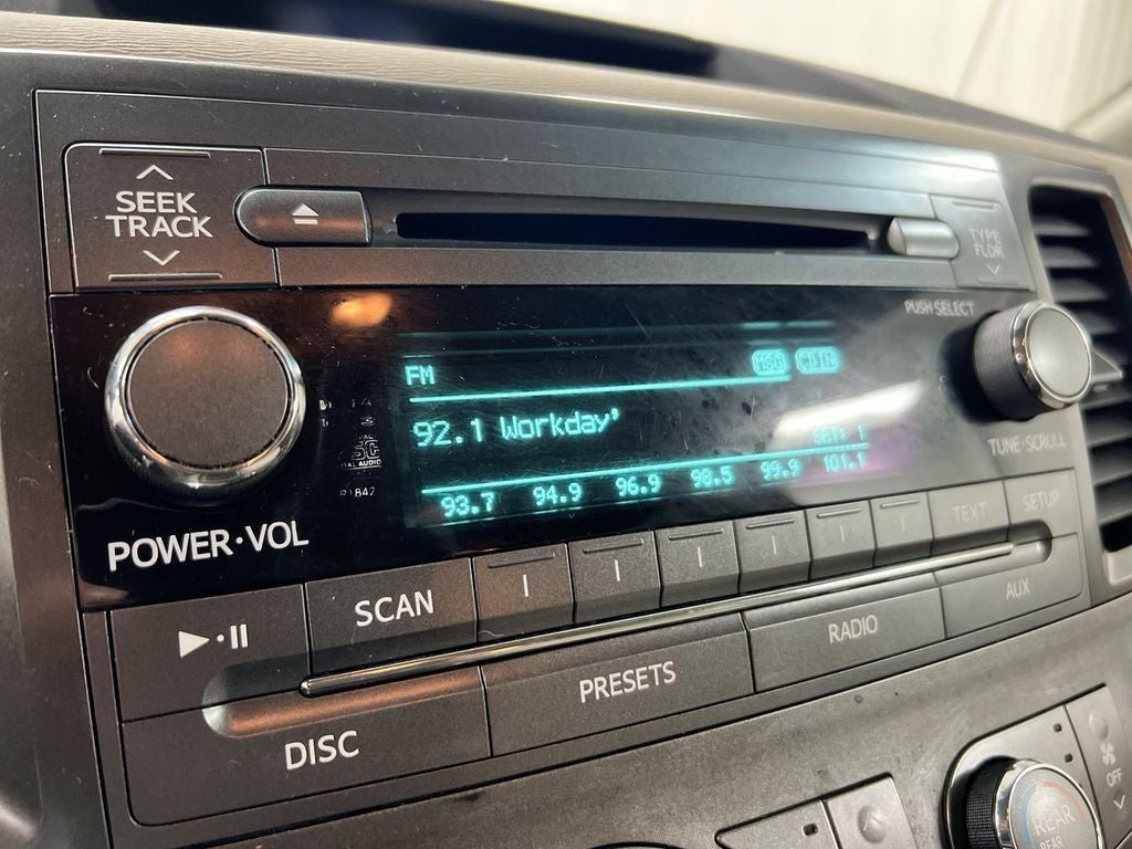 2011 Toyota Sienna LE