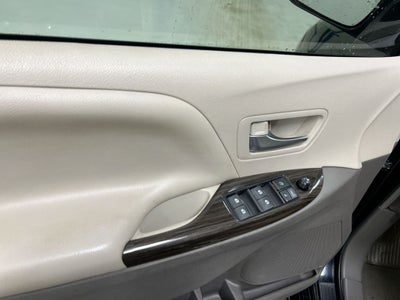2016 Toyota Sienna XLE