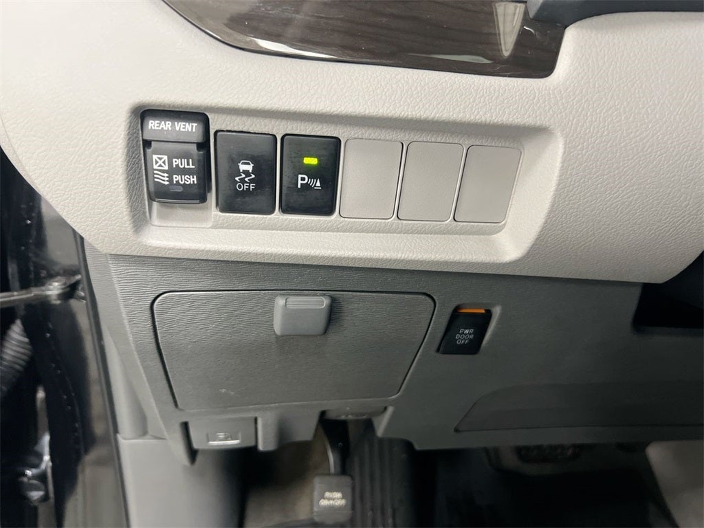 2018 Toyota Sienna XLE