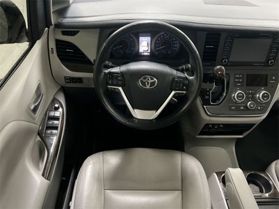 2018 Toyota Sienna XLE