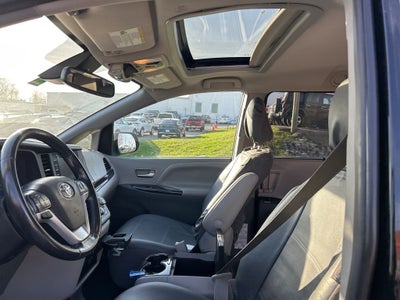 2019 Toyota Sienna XLE