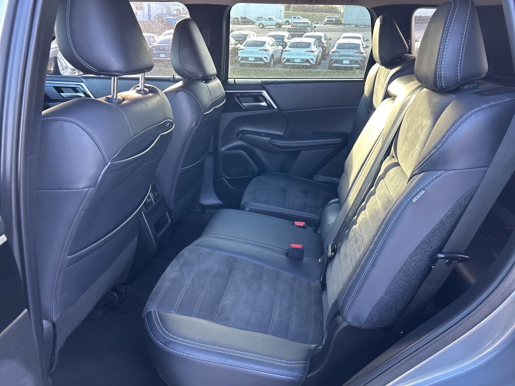 2023 Mitsubishi Outlander SE Special Edition