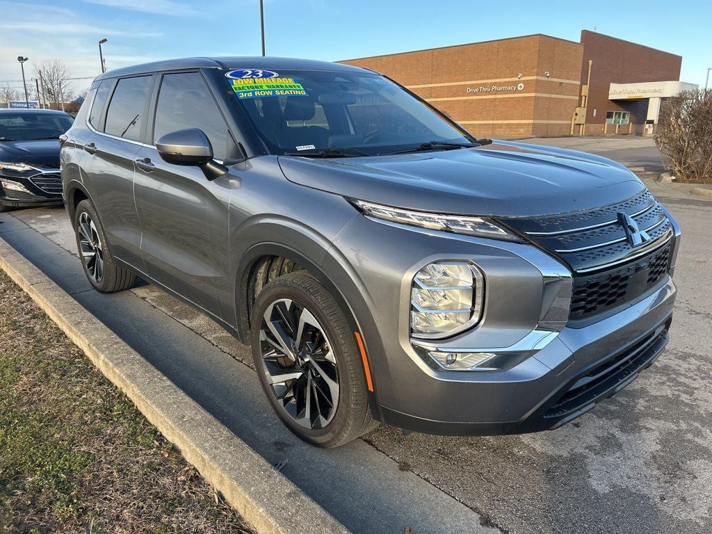 2023 Mitsubishi Outlander SE Special Edition