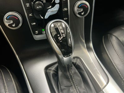 2017 Volvo V60 T6 R-Design Platinum