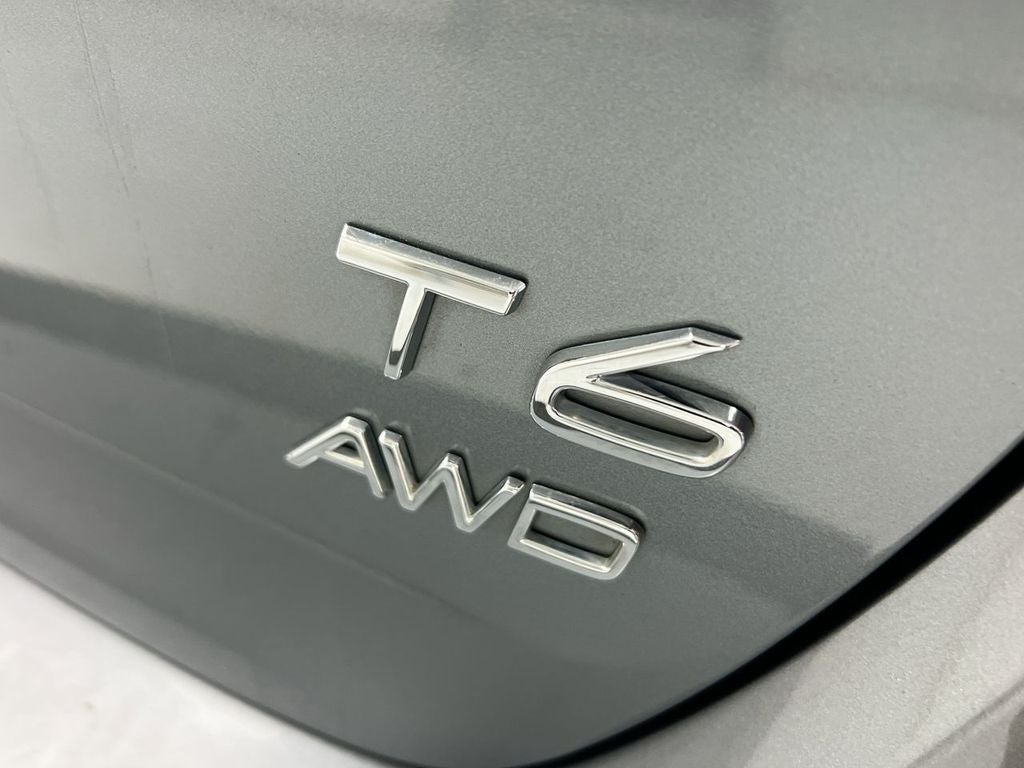 2017 Volvo V60 T6 R-Design Platinum