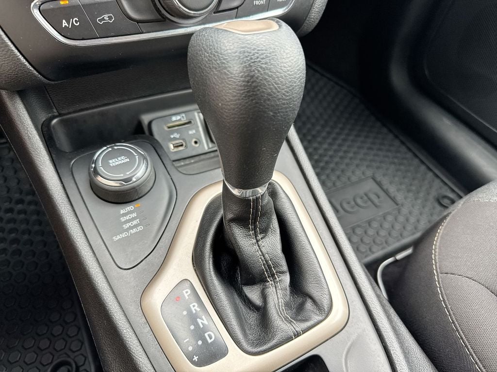 2017 Jeep Cherokee Sport