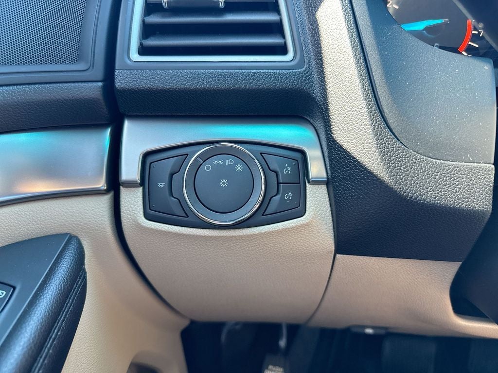 2017 Ford Explorer Base