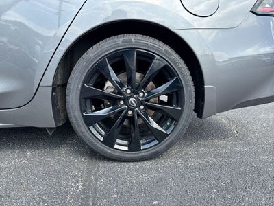 2023 Nissan Maxima SR