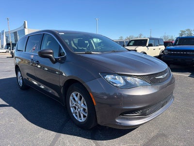 2023 Chrysler Voyager LX