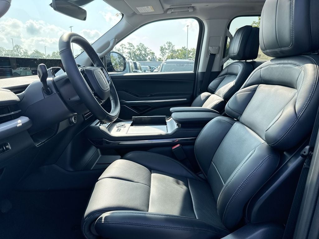 2027 Lincoln Navigator L Reserve