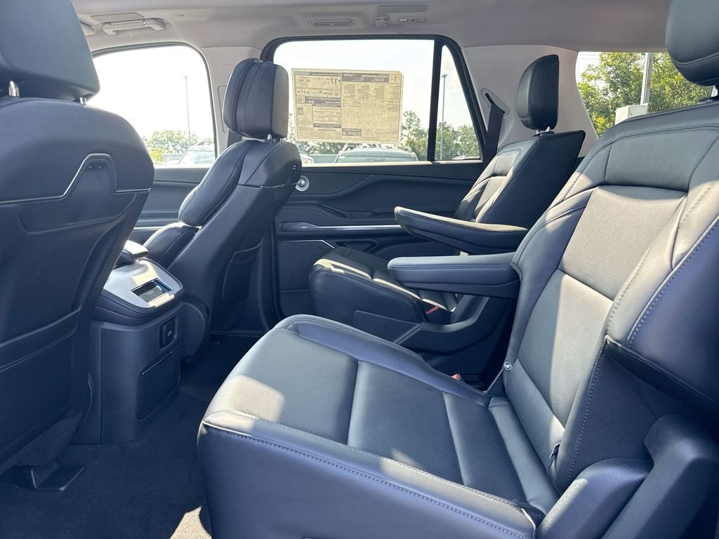 2027 Lincoln Navigator L Reserve