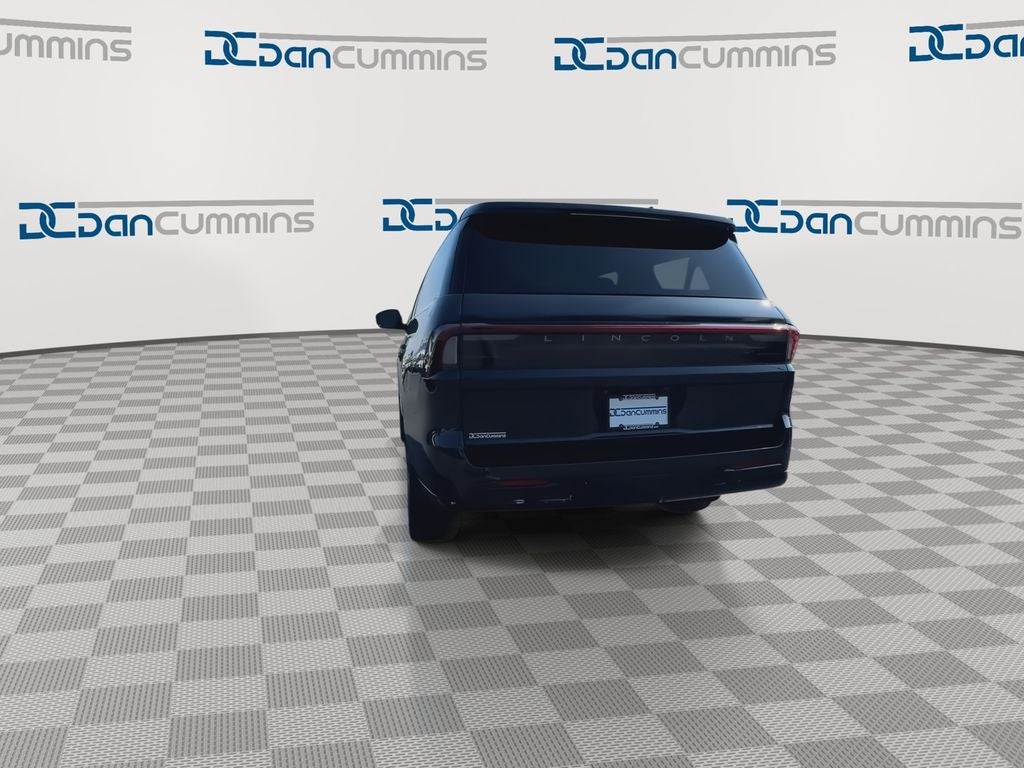 2027 Lincoln Navigator L Reserve