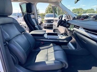 2027 Lincoln Navigator L Reserve