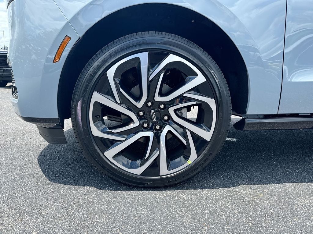 2027 Lincoln Navigator L Reserve