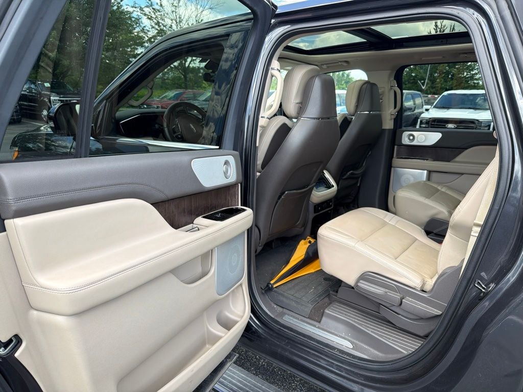 2022 Lincoln Navigator L Reserve