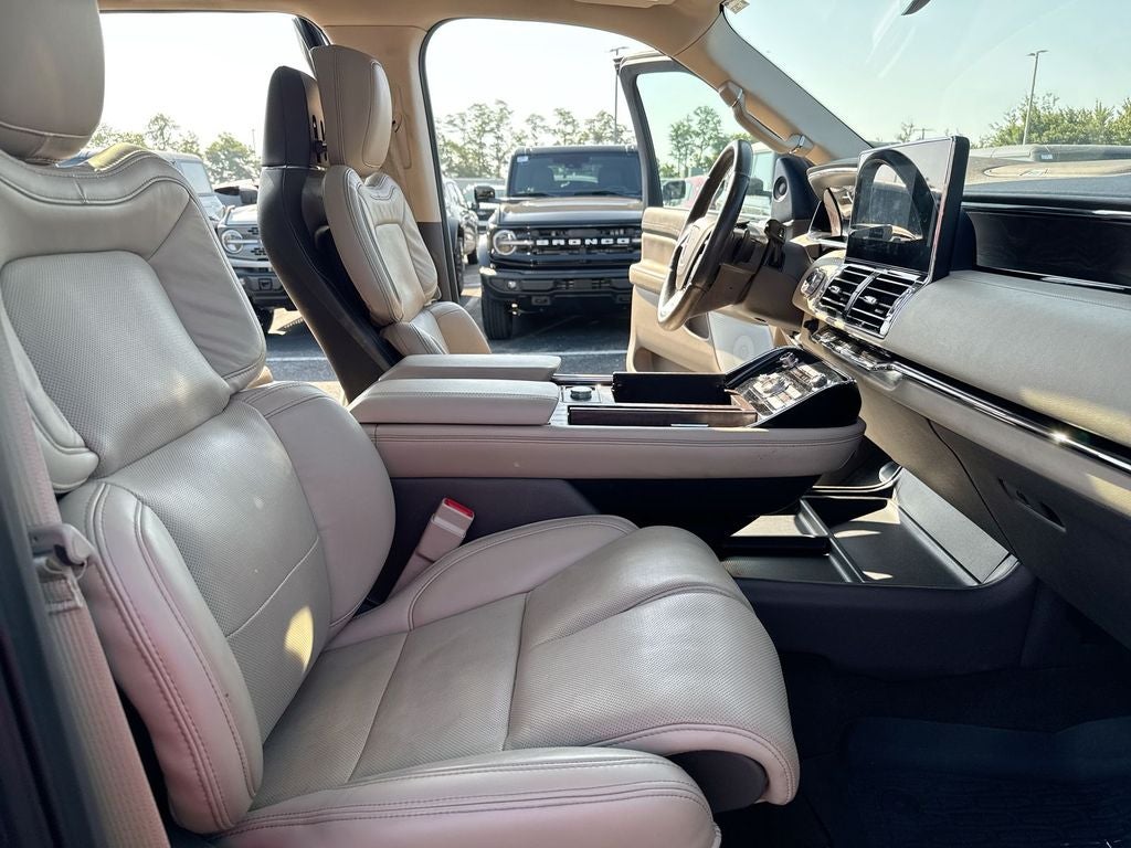 2022 Lincoln Navigator L Reserve