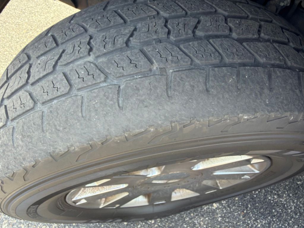 2006 Lincoln Mark LT Base
