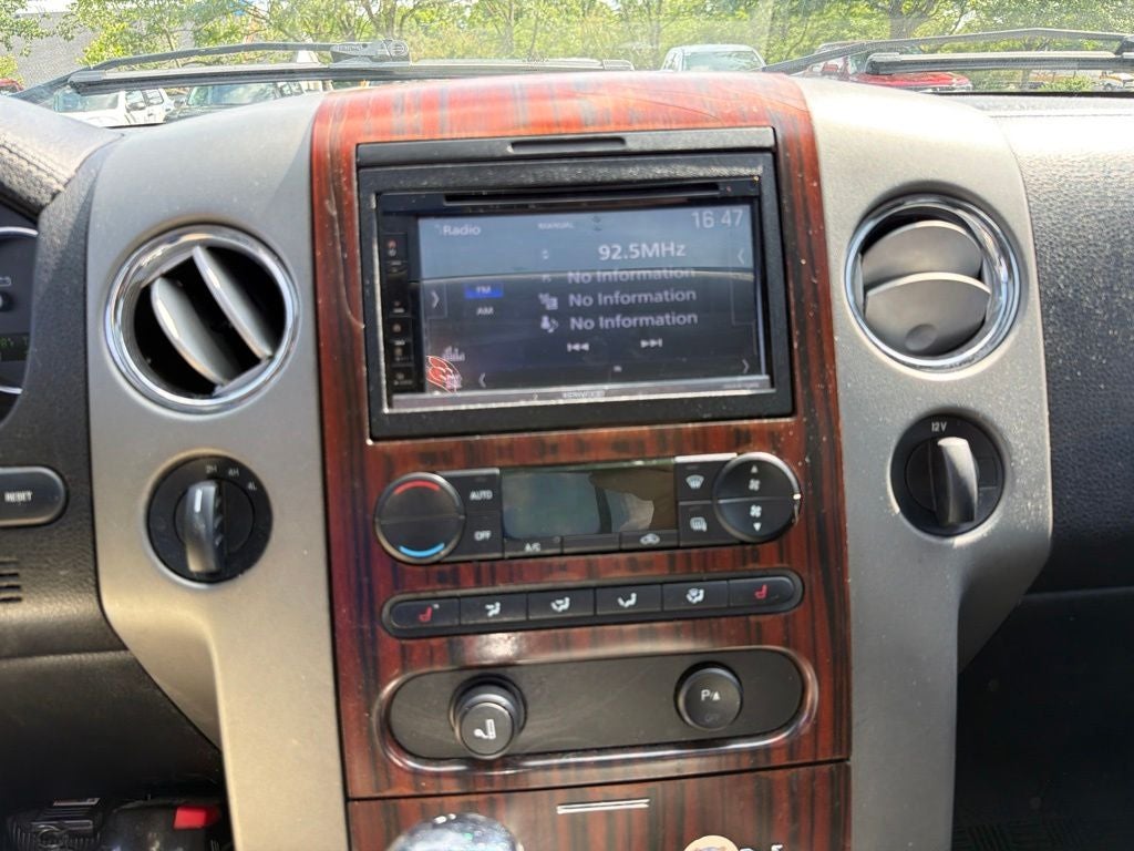 2006 Lincoln Mark LT Base