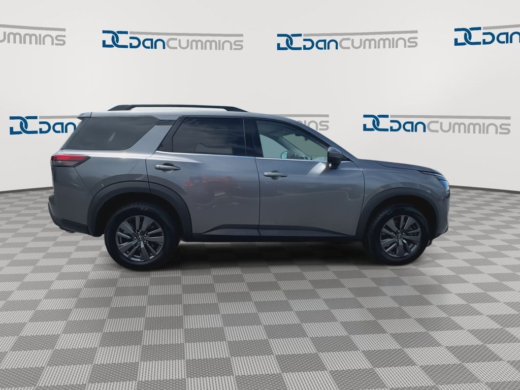 2023 Nissan Pathfinder SV