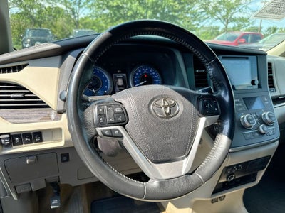2016 Toyota Sienna XLE Premium