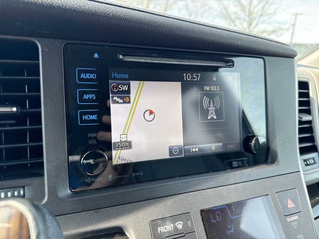 2017 Toyota Sienna XLE