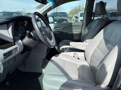 2017 Toyota Sienna XLE