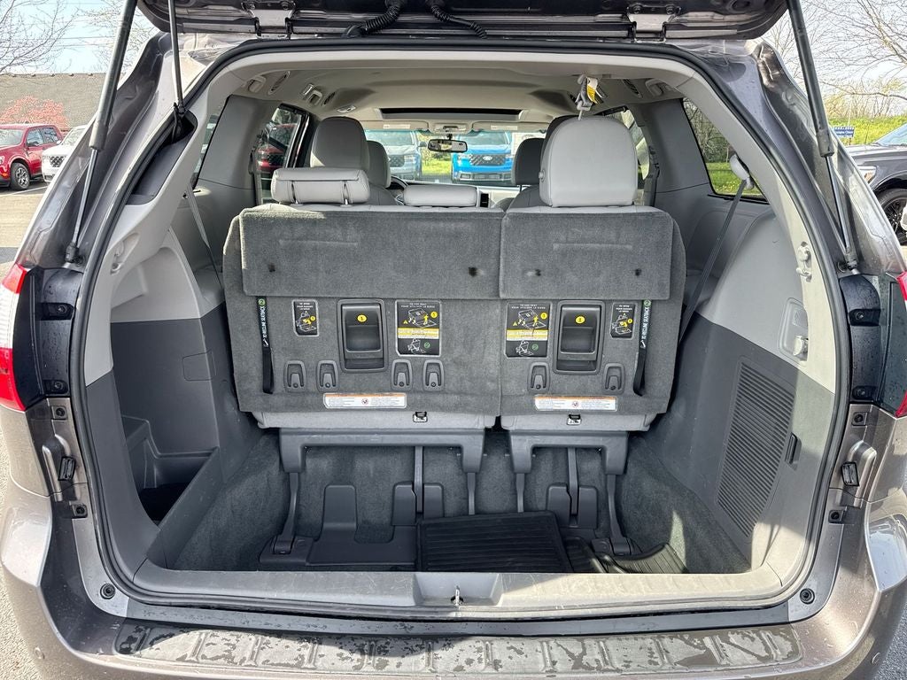 2017 Toyota Sienna XLE
