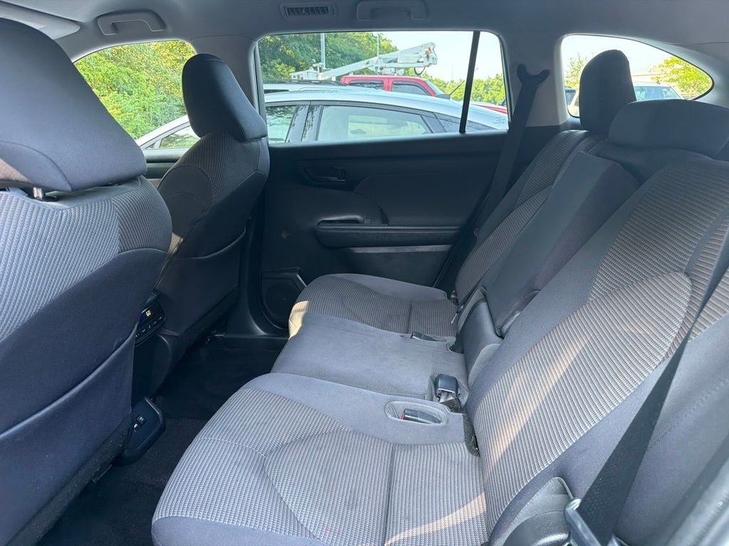 2021 Toyota Highlander LE