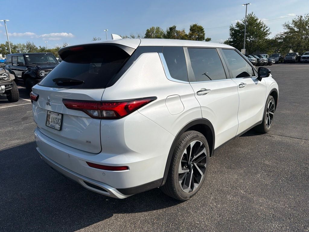2024 Mitsubishi Outlander SE